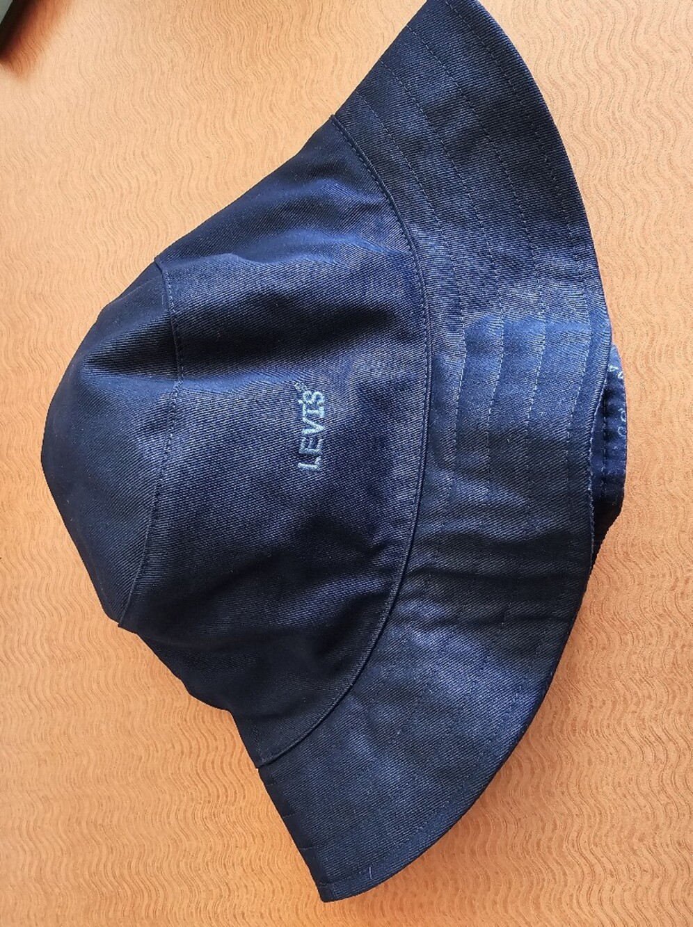Levi's Bucket Hat- Fish Design - Picture 7 of 8